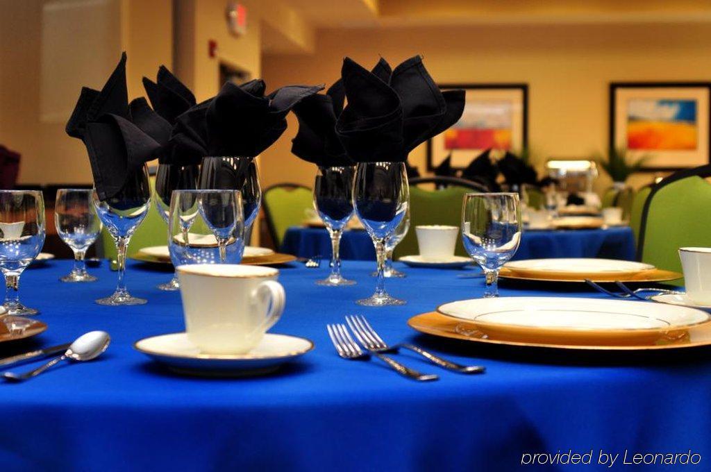 Holiday Inn Express & Suites Dayton South - I-675 By Ihg Shanersville Restaurant photo