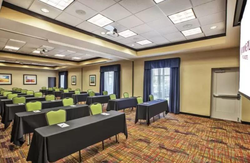 Holiday Inn Express & Suites Dayton South - I-675 By Ihg Shanersville Exterior photo
